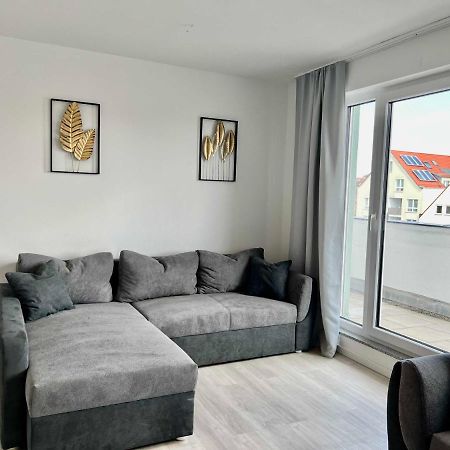 Nujen- Hotel Und Apartment Stuttgart Zuffenhausen Exterior foto